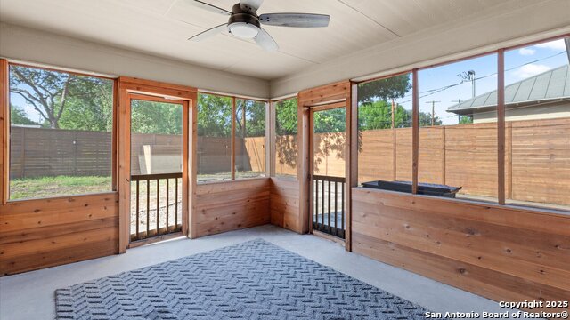 Listing photo id 31 for 1069 Ivy Lane