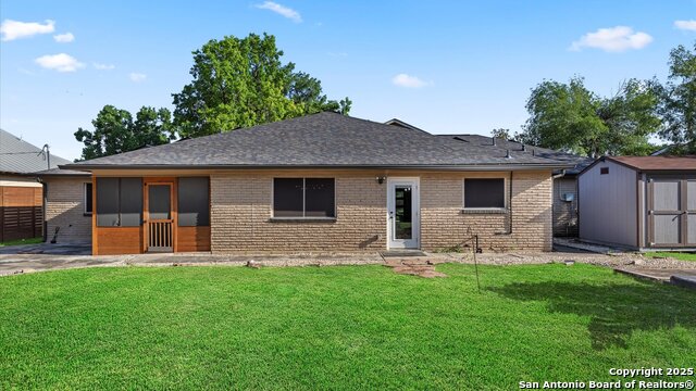 Listing photo id 34 for 1069 Ivy Lane