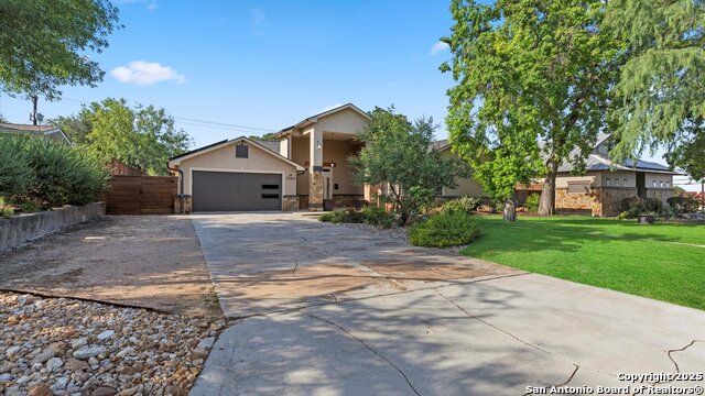 Listing photo id 3 for 1069 Ivy Lane