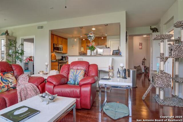 Image 6 of 24 For 7342 Oak Manor  4210