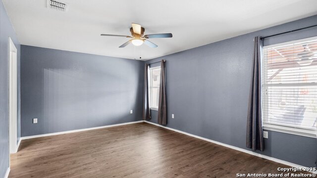 Image 11 of 31 For 702 Pelican Point