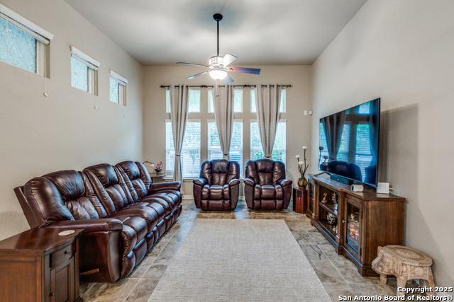 Image 8 of 26 For 8211 Breezy Cv