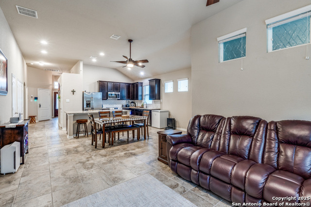 Image 9 of 26 For 8211 Breezy Cv