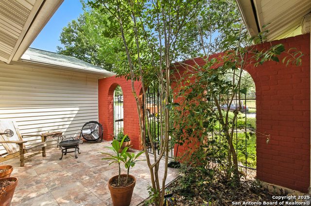 Image 4 of 24 For 6634 Peachtree