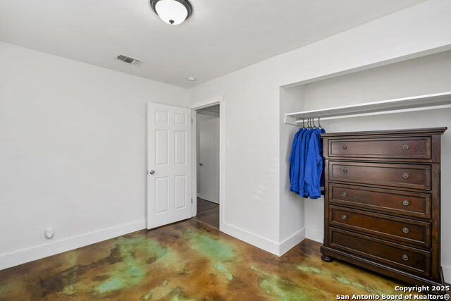 Listing photo id 19 for 227 Anton Dr