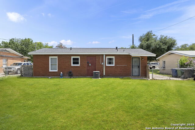 Listing photo id 22 for 227 Anton Dr