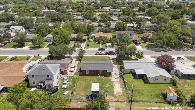 Listing photo id 23 for 227 Anton Dr