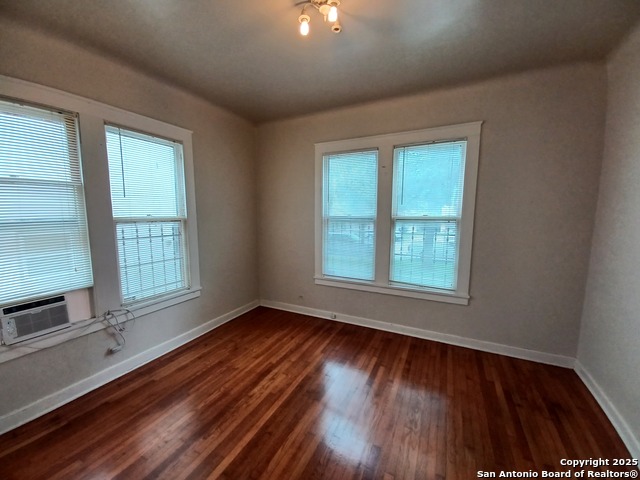 Listing photo id 6 for 215 Magnolia Ave W C