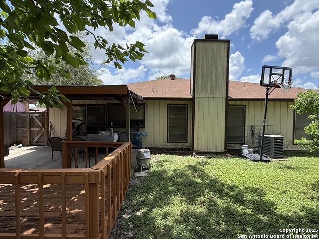 Image 2 of 23 For 2802 Lakebriar