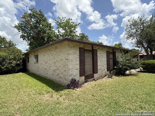 Image 3 of 23 For 2802 Lakebriar