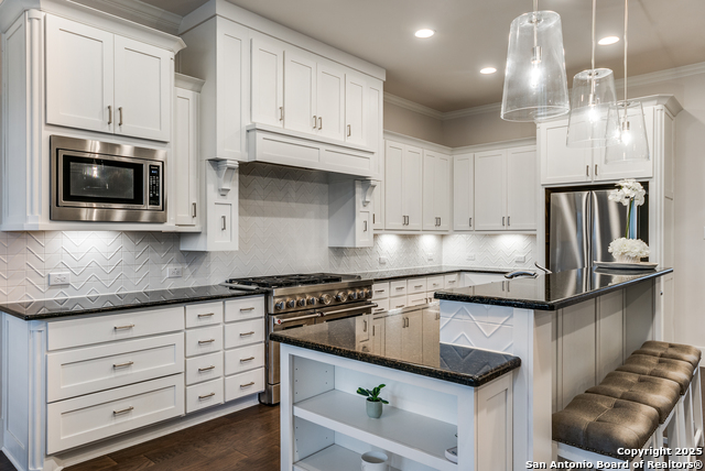 Listing photo id 8 for 3826 Luz Del Faro
