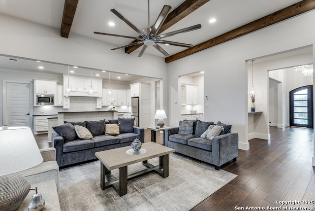 Listing photo id 2 for 3826 Luz Del Faro