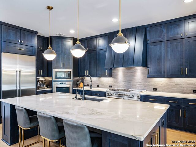Listing photo id 13 for 764 West Ansley Frst Street
