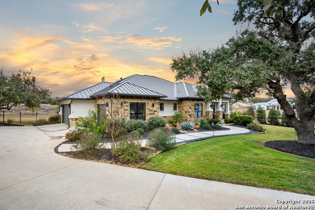 Listing photo id 2 for 764 West Ansley Frst Street