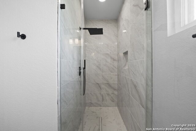Listing photo id 12 for 113 Hidden Cove