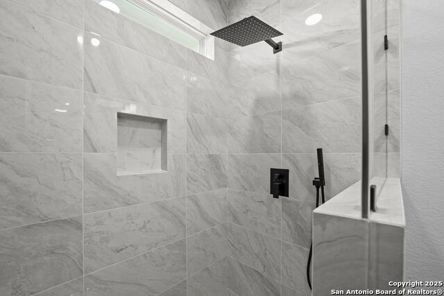 Listing photo id 25 for 113 Hidden Cove