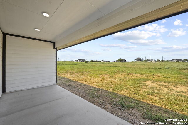 Listing photo id 42 for 113 Hidden Cove