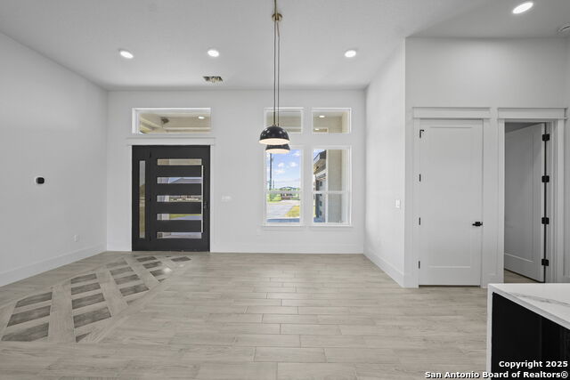 Listing photo id 6 for 113 Hidden Cove