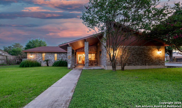 Details for 221 Tanglewood W, New Braunfels, TX 78130
