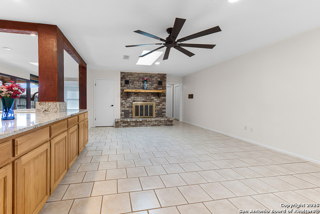 Image 15 of 42 For 221 Tanglewood W