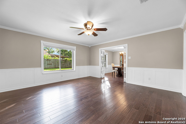 Image 3 of 42 For 221 Tanglewood W