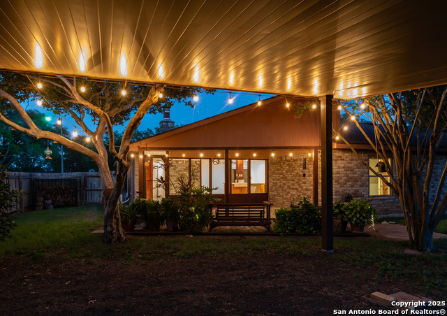 Image 38 of 42 For 221 Tanglewood W