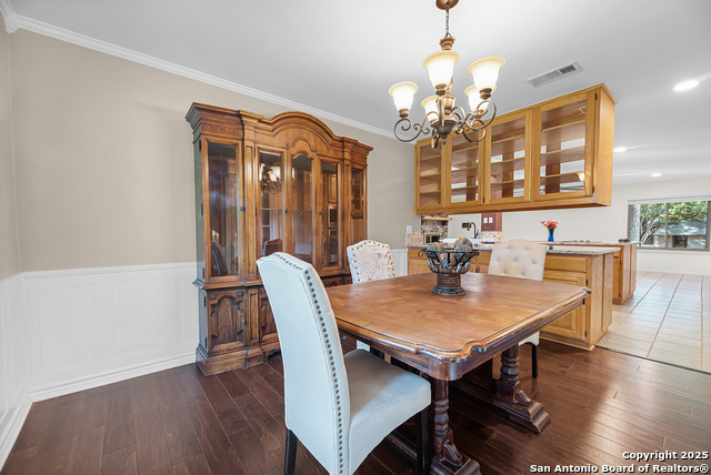 Image 6 of 42 For 221 Tanglewood W
