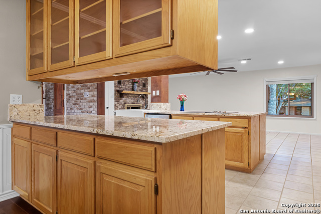 Image 7 of 42 For 221 Tanglewood W
