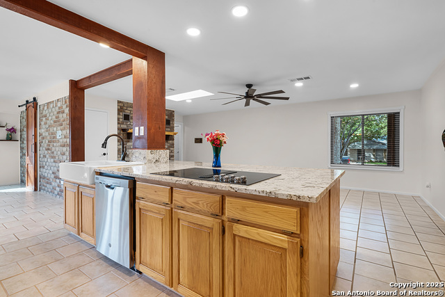 Image 9 of 42 For 221 Tanglewood W