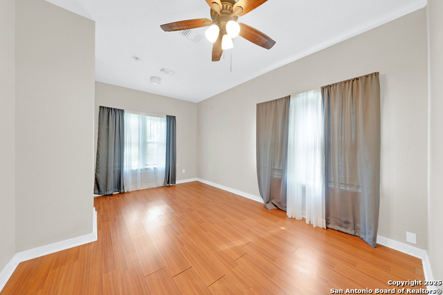 Listing photo id 5 for 1607 Hays