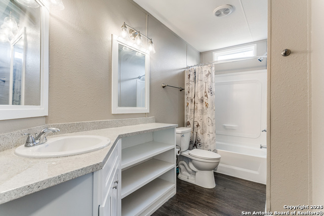 Image 19 of 25 For 7151 Woodlake Pkwy  271