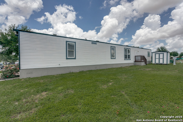 Image 21 of 25 For 7151 Woodlake Pkwy  271