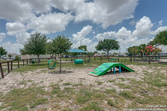 Image 24 of 25 For 7151 Woodlake Pkwy  271