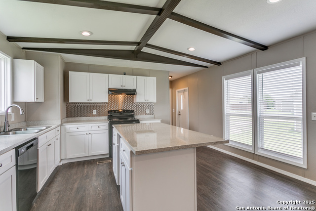 Image 9 of 25 For 7151 Woodlake Pkwy  271