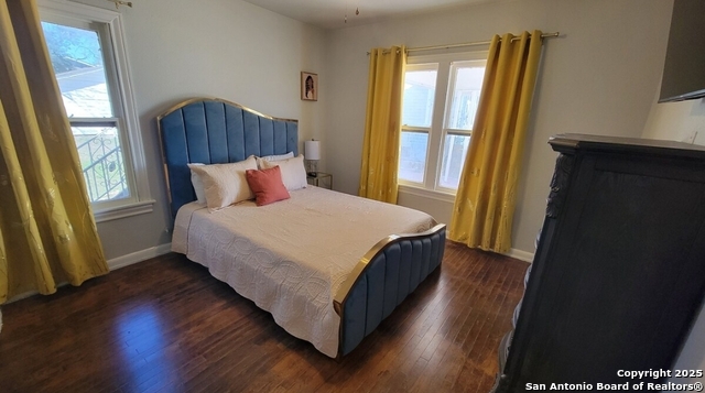 Image 22 of 29 For 725 Aransas  