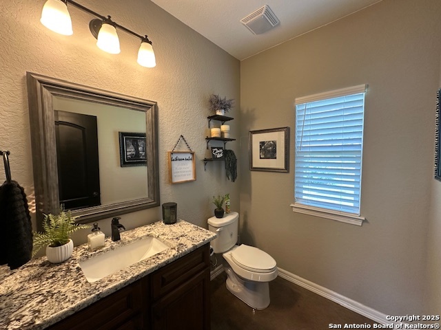 Image 22 of 43 For 811 Hillside Dr.