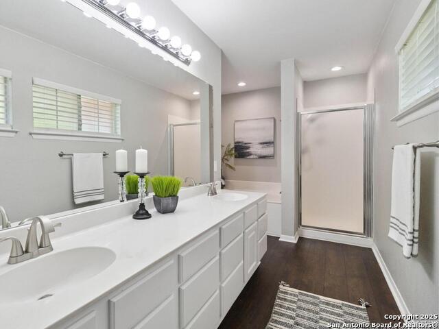 Image 15 of 30 For 17422 Sapphire Rim Dr