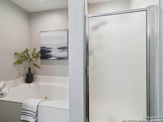 Image 16 of 30 For 17422 Sapphire Rim Dr
