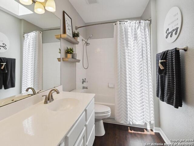 Image 21 of 30 For 17422 Sapphire Rim Dr