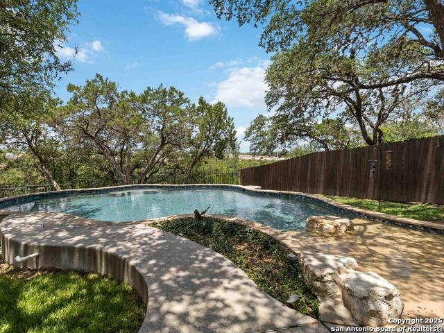 Image 25 of 30 For 17422 Sapphire Rim Dr