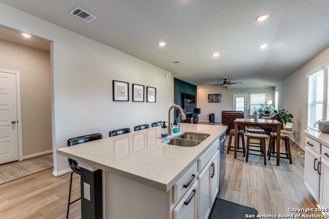 Image 11 of 25 For 1295 William Crest