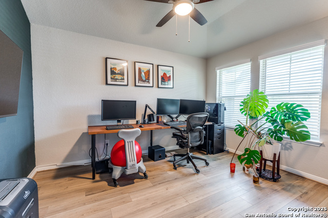 Image 12 of 25 For 1295 William Crest