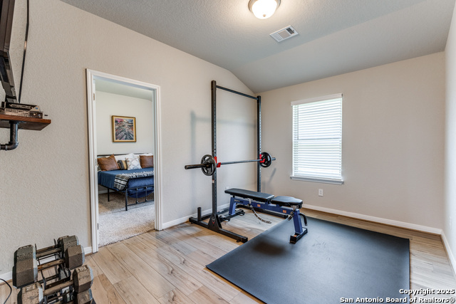 Image 13 of 25 For 1295 William Crest