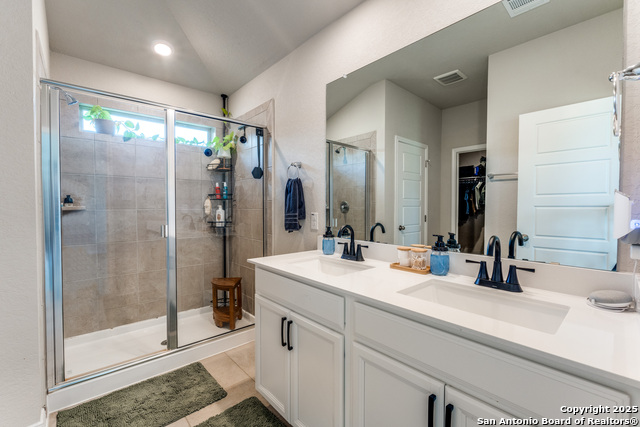 Image 19 of 25 For 1295 William Crest