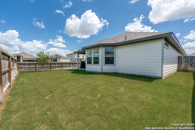 Image 25 of 25 For 1295 William Crest