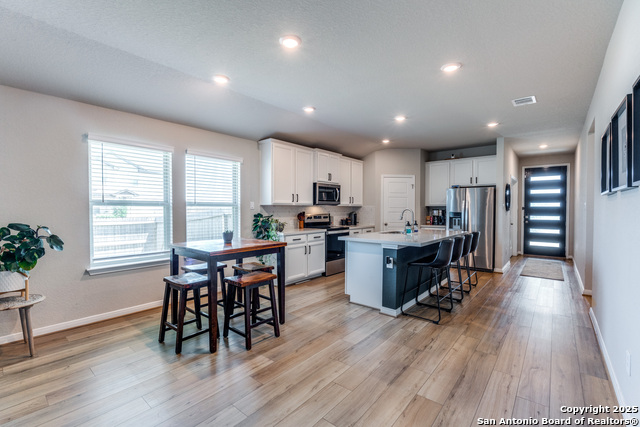 Image 7 of 25 For 1295 William Crest