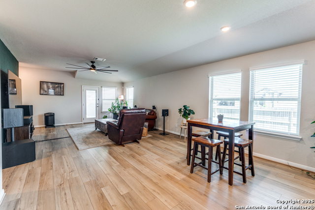 Image 8 of 25 For 1295 William Crest