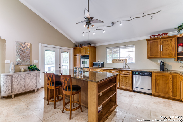 Listing photo id 10 for 9106 Saddle Trl