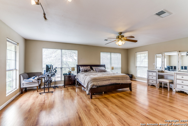 Listing photo id 12 for 9106 Saddle Trl