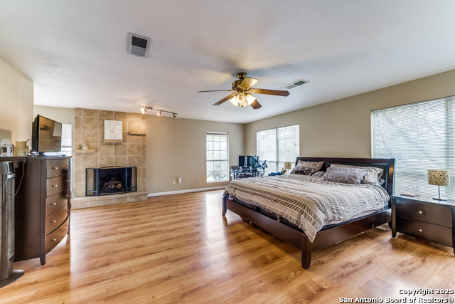 Listing photo id 13 for 9106 Saddle Trl
